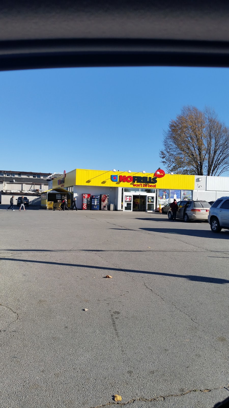 Bassos No Frills | 2 Warwick Dr, Wallaceburg, ON N8A 3N4, Canada | Phone: (866) 987-6453