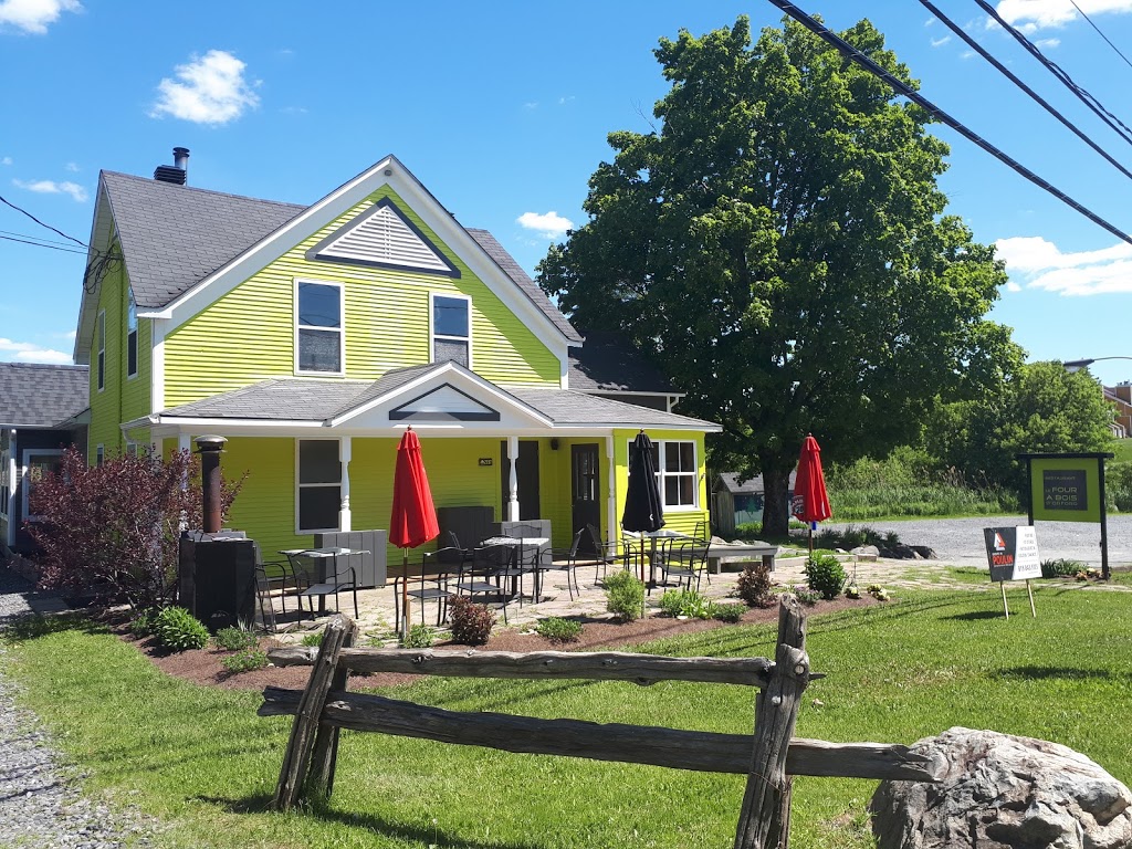 LE FOUR A BOIS DORFORD | 2197 Chemin du Parc, Orford, QC J1X 7A2, Canada | Phone: (819) 868-0858