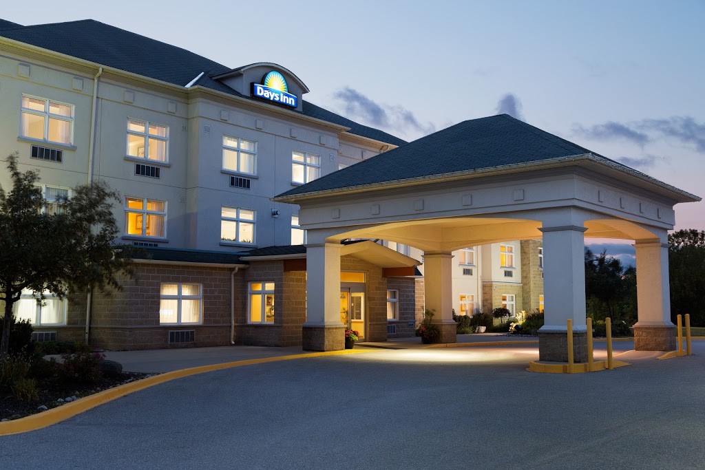 Days Inn by Wyndham Orillia | 5850 Rama Rd, Orillia, ON L3V 0S3, Canada | Phone: (705) 326-8288