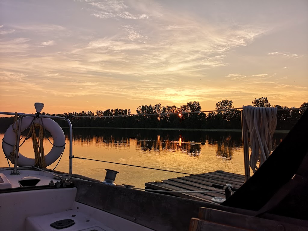 marina Le Bourg DEau | 845 Grande Côte, Berthierville, QC J0K 1A0, Canada | Phone: (514) 706-5252