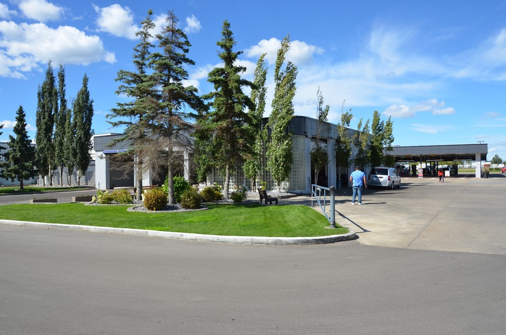 Bubbles Car Wash & Detail Centre | 9330 51 Ave NW, Edmonton, AB T6E 5A6, Canada | Phone: (780) 430-9884