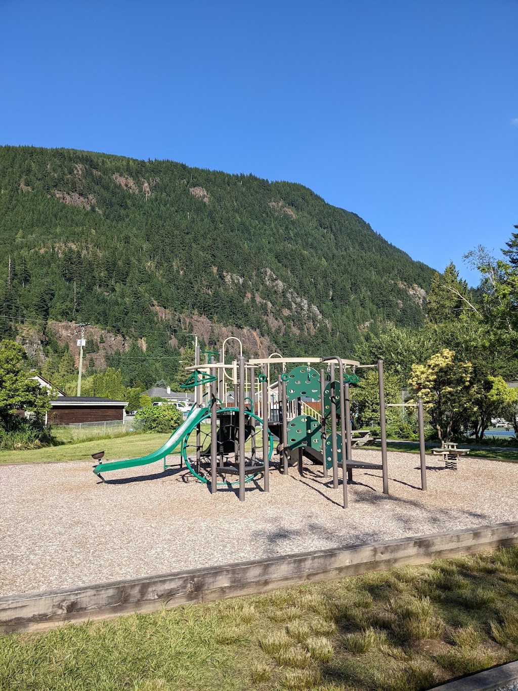 Spring Park | 300 Eagle St, Harrison Hot Springs, BC V0M 1K0, Canada | Phone: (604) 796-2171