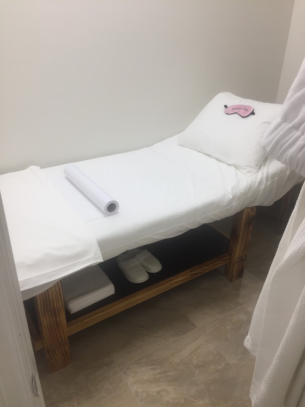 GMF Salon & Spa | Skyward Business Centre, 2255 Dundas St W #316, Mississauga, ON L5K 1R6, Canada | Phone: (647) 402-2443