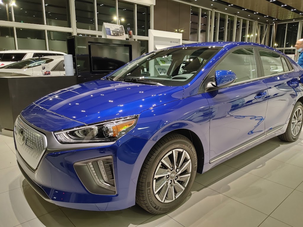 Hyundai West Island | 1585 Boul Hymus, Dorval, QC H9P 1J5, Canada | Phone: (514) 683-1666