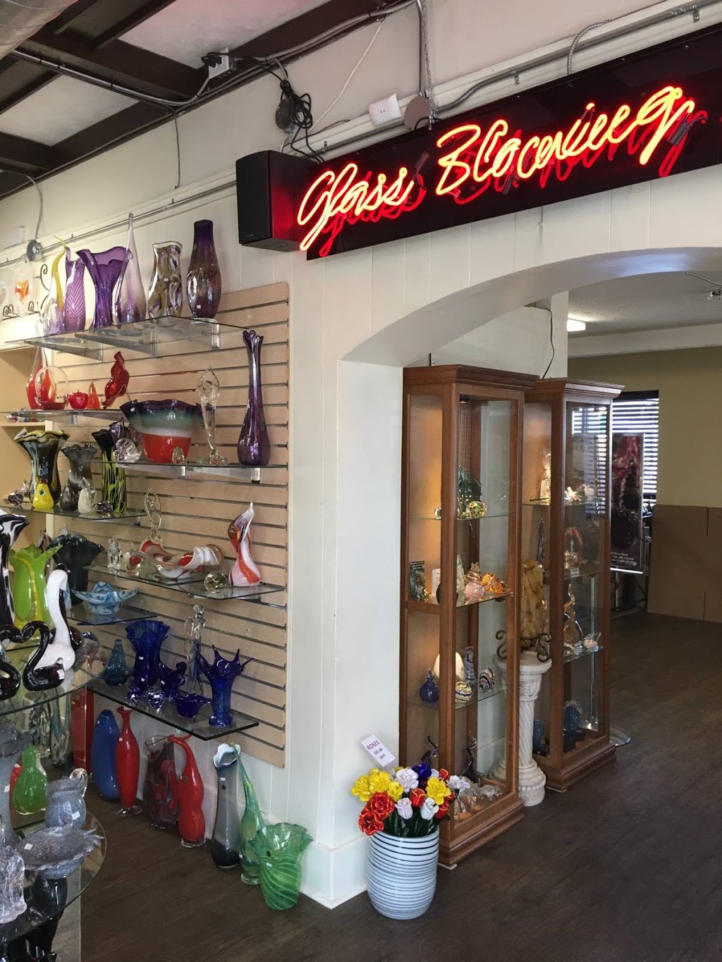 Rossi Glass Niagara | 6405 Stanley Ave, Niagara Falls, ON L2G 3Y6, Canada | Phone: (905) 371-3338