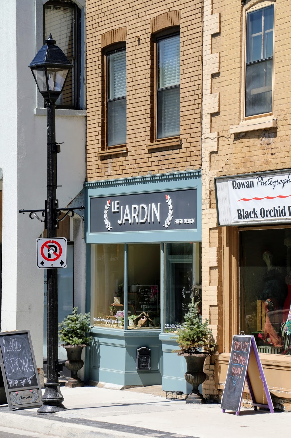 Le Jardin Flower Shop | 24 Queen St W, Cambridge, ON N3C 1G1, Canada | Phone: (226) 600-2559