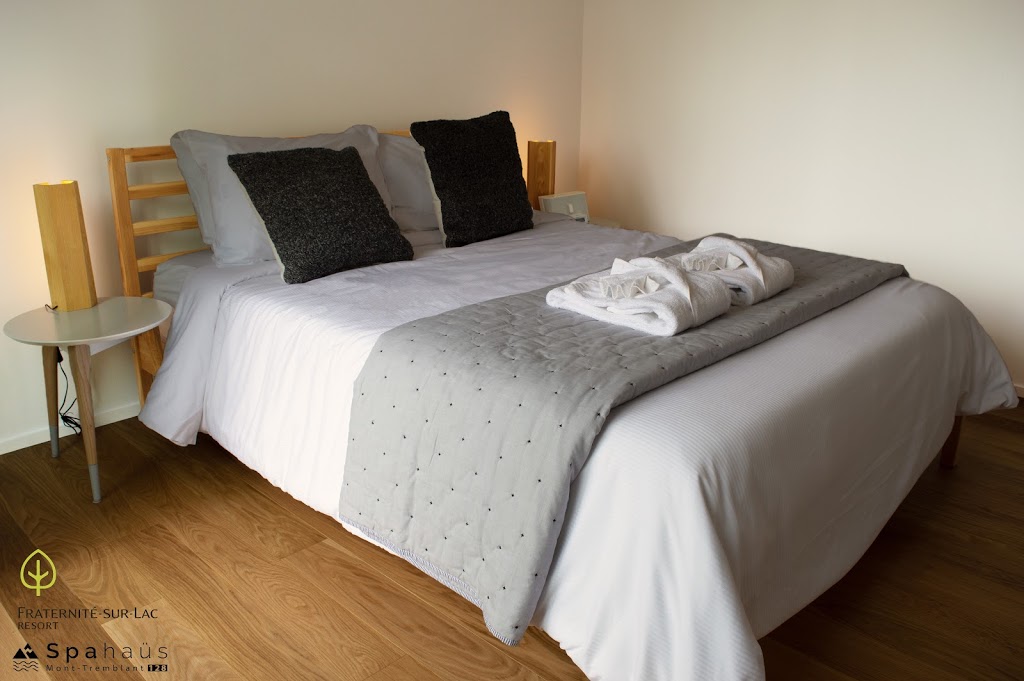 Chalet Spahaus 128 | 20 Chemin de la Pointe-aux-Pères, Lac-Supérieur, QC J0T 1P0, Canada | Phone: (888) 251-5138