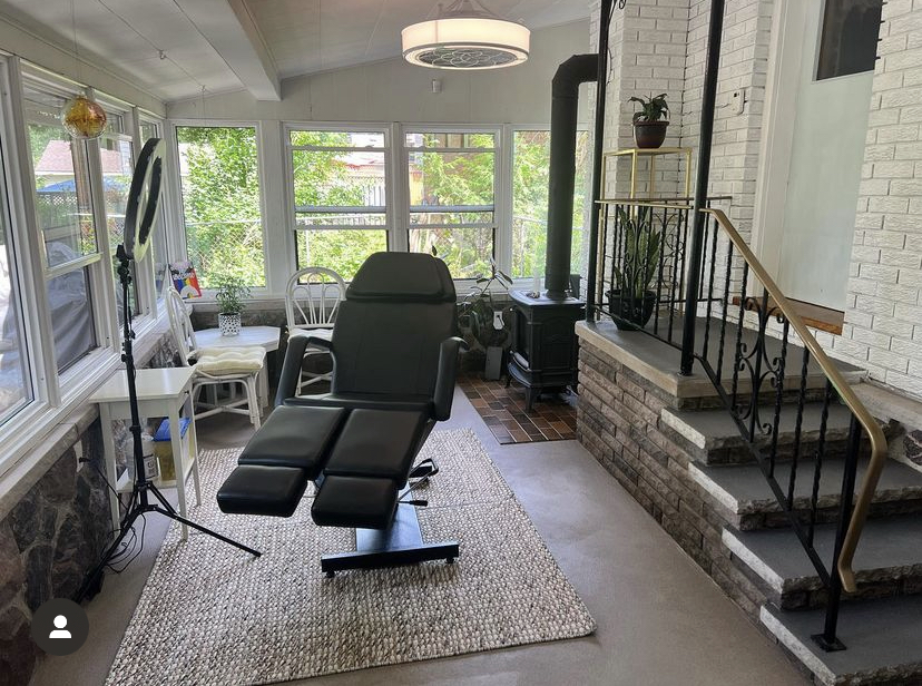 Tox by Sarah | 102 Colborne St W, Lindsay, ON K9V 3T3, Canada | Phone: (705) 331-1471