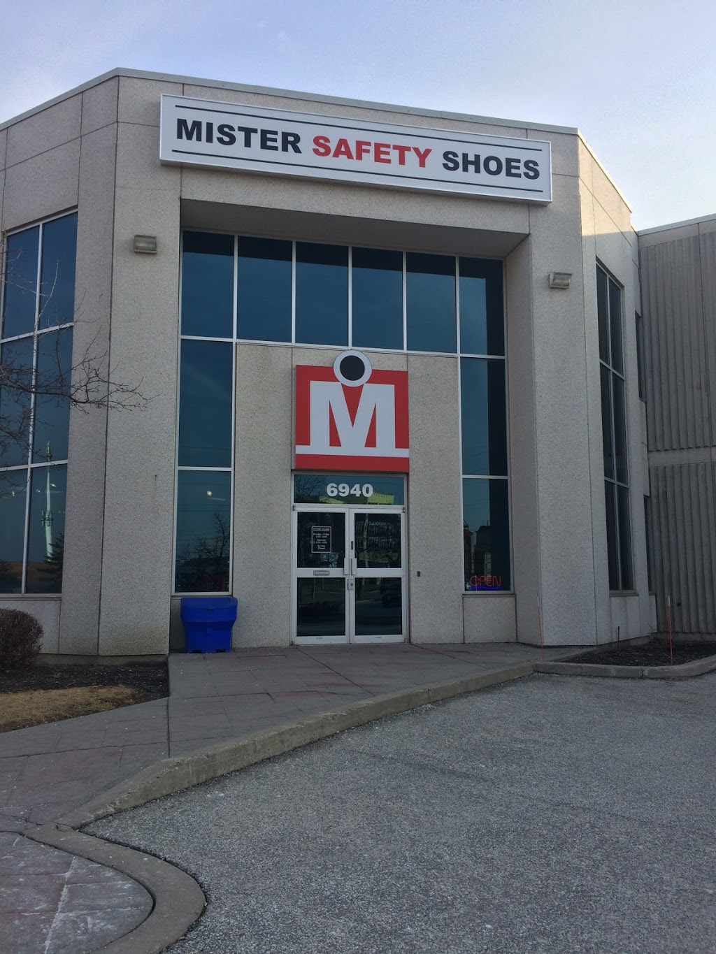 Mister Safety Shoes Inc | 6940 Edwards Blvd, Mississauga, ON L5T 2W2, Canada | Phone: (289) 628-1680