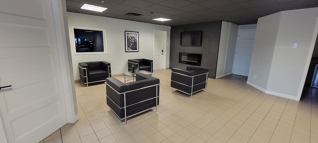 Monark voitures distinctives | 660 Rue Notre Dame O, Victoriaville, QC G6P 1T4, Canada | Phone: (819) 604-2423