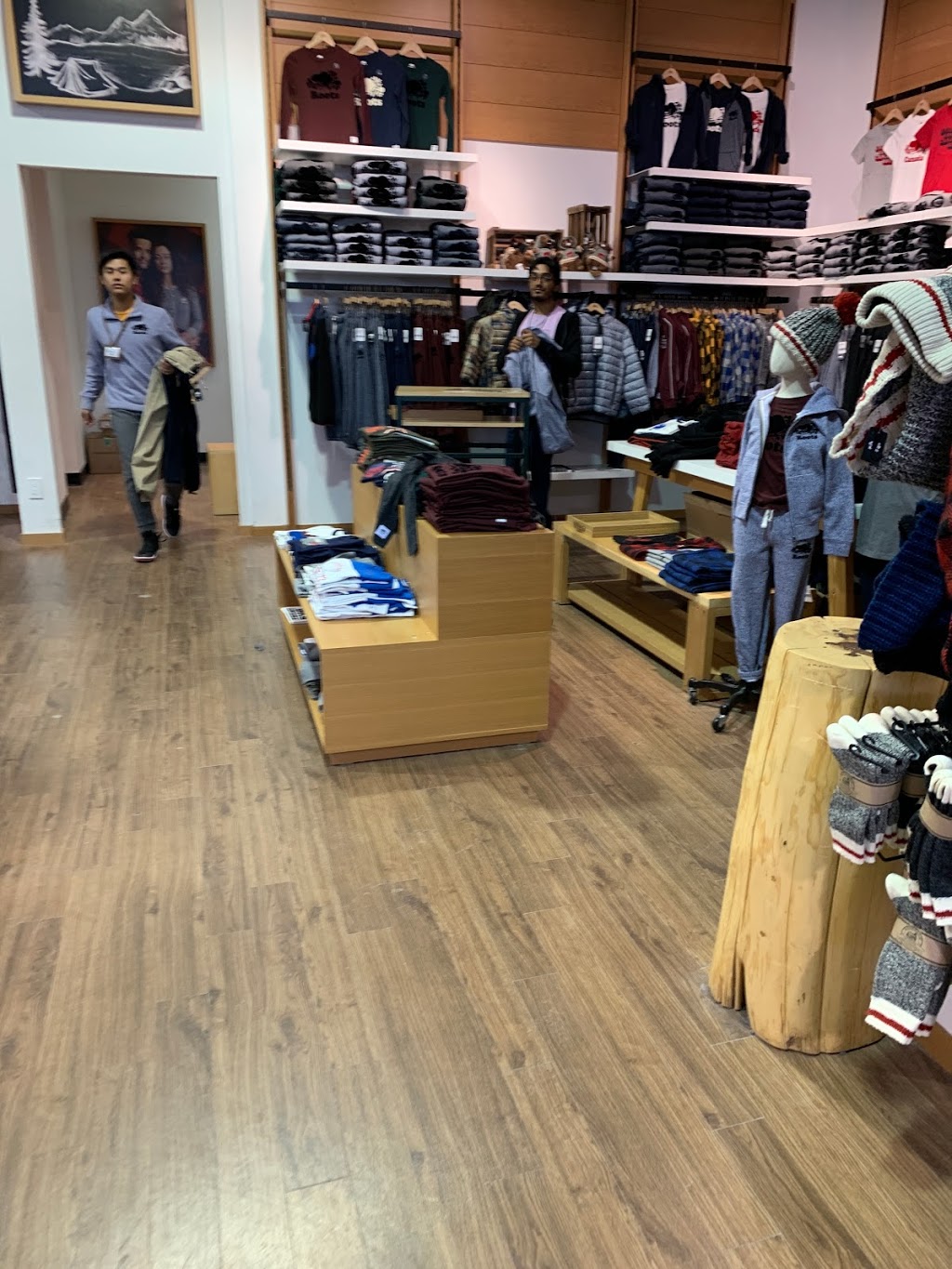 Roots | 5950 Rodeo Dr Unit 6A, Mississauga, ON L5R 3G5, Canada | Phone: (905) 501-1201