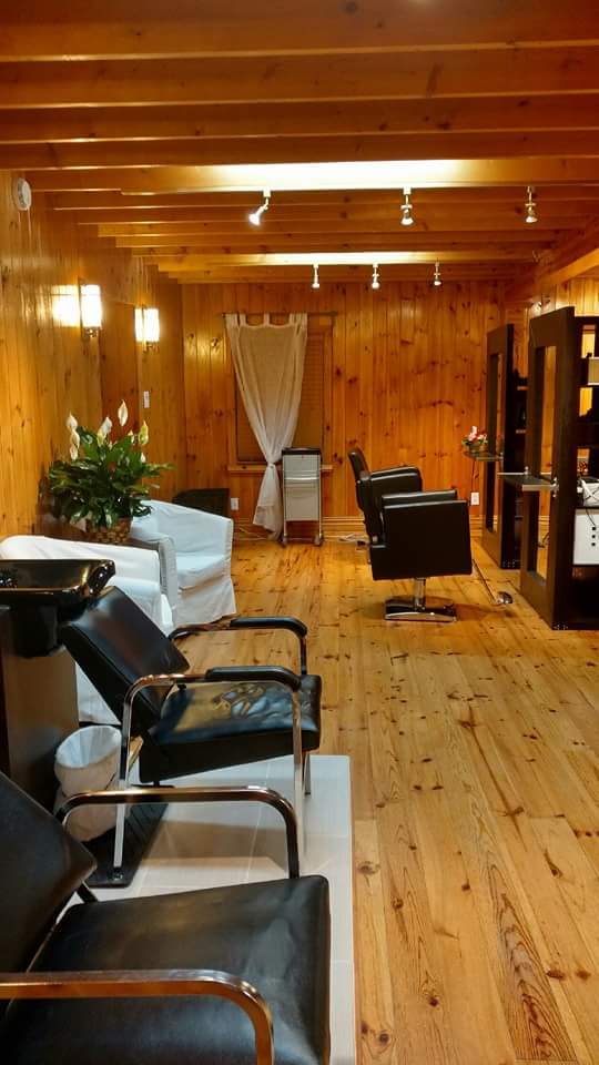 Salon de Coiffure The Only Chair | 15758 Boul Gouin O, Sainte-Geneviève, QC H9H 1C4, Canada | Phone: (514) 624-8914
