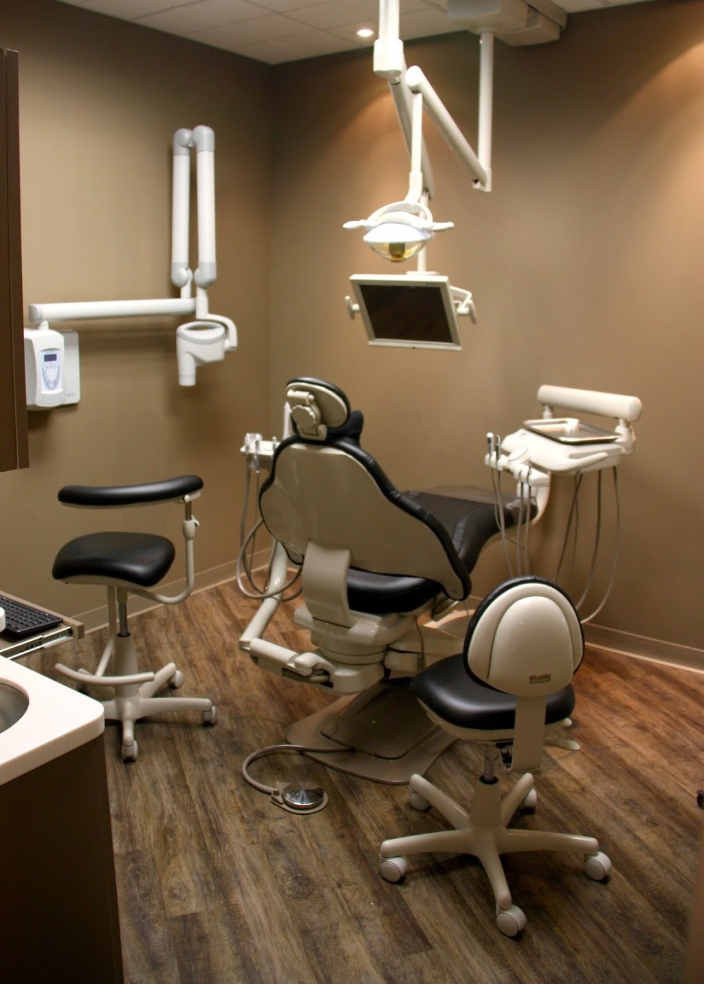 Uptown Dental Burlington | 1900 Appleby Line #2, Burlington, ON L7L 0B7, Canada | Phone: (289) 288-0273