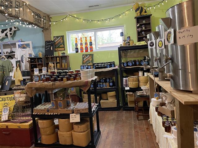 The Cowichan Honey Store | home goods store | 5735 Menzies Rd, Sahtlam, BC V9L 6G7, Canada | 2507097339 OR +1 250-709-7339
