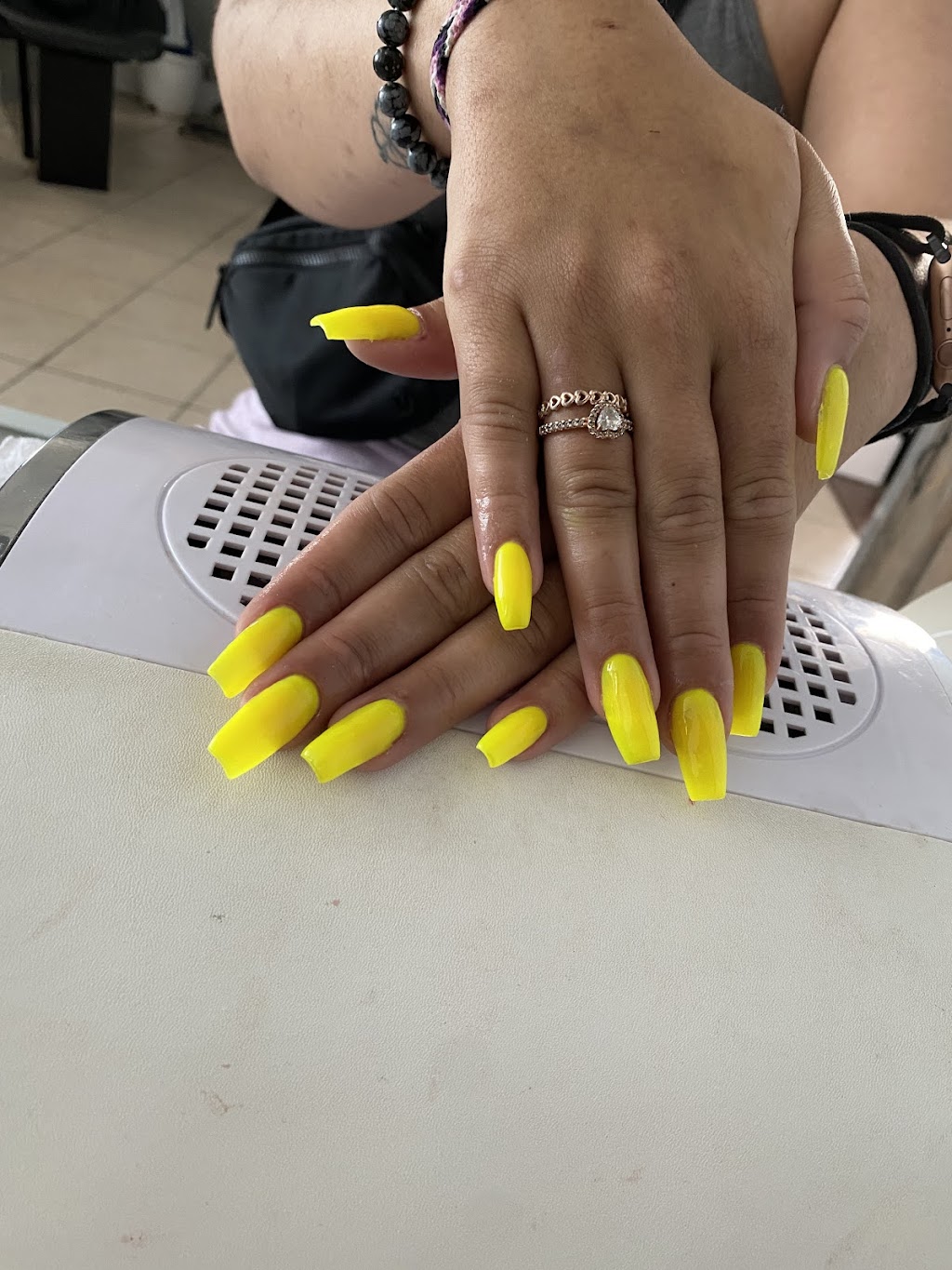 Split beauty bar | 2216 Hammonds Plains Rd, Hammonds Plains, NS B4B 1M5, Canada | Phone: (902) 483-7499