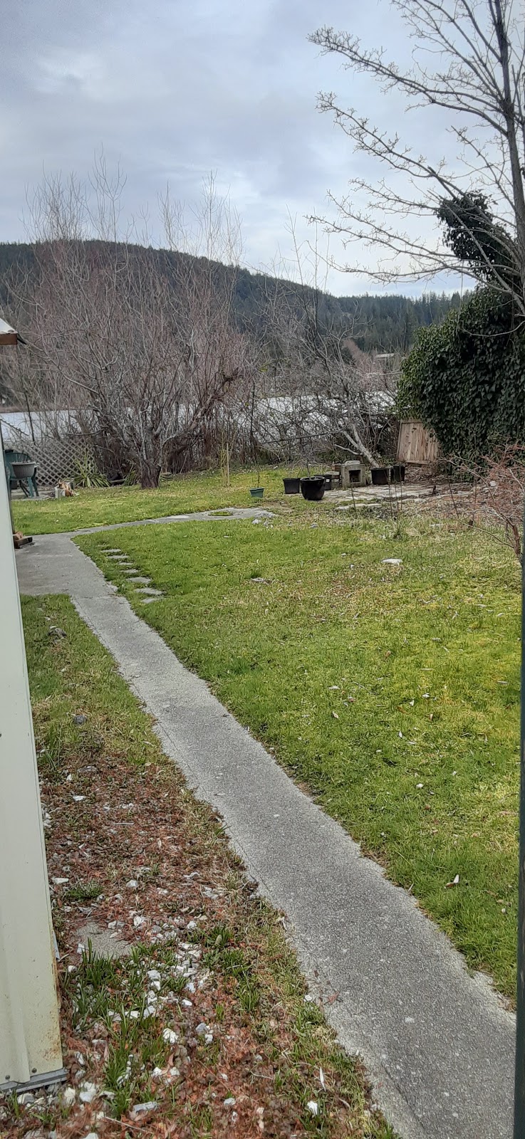 Lakeside Mobile Park | 5455 Borden Pl, Powell River, BC V8A 3W1, Canada | Phone: (604) 483-9320