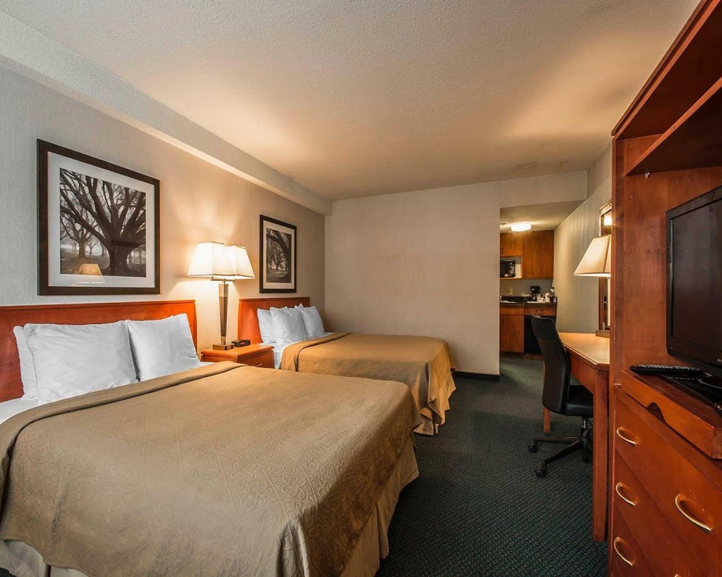 Econo Lodge | 21735 Lougheed Hwy, Maple Ridge, BC V2X 2S2, Canada | Phone: (604) 463-5111