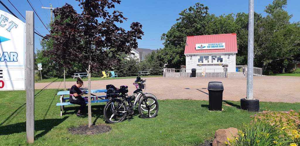 Somerset Ice Cream Bar | 2 Somerset St, Kinkora, PE C0B 1N0, Canada | Phone: (902) 887-3248