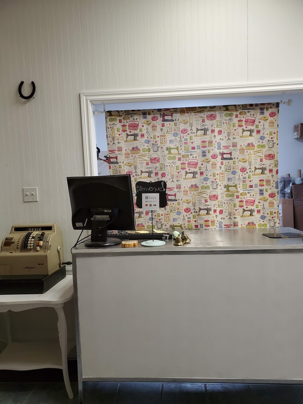 Friperie et Créations Multi-Look | 602 Rue du Sud 102 suite, Cowansville, QC J2K 2Y1, Canada | Phone: (450) 815-1681