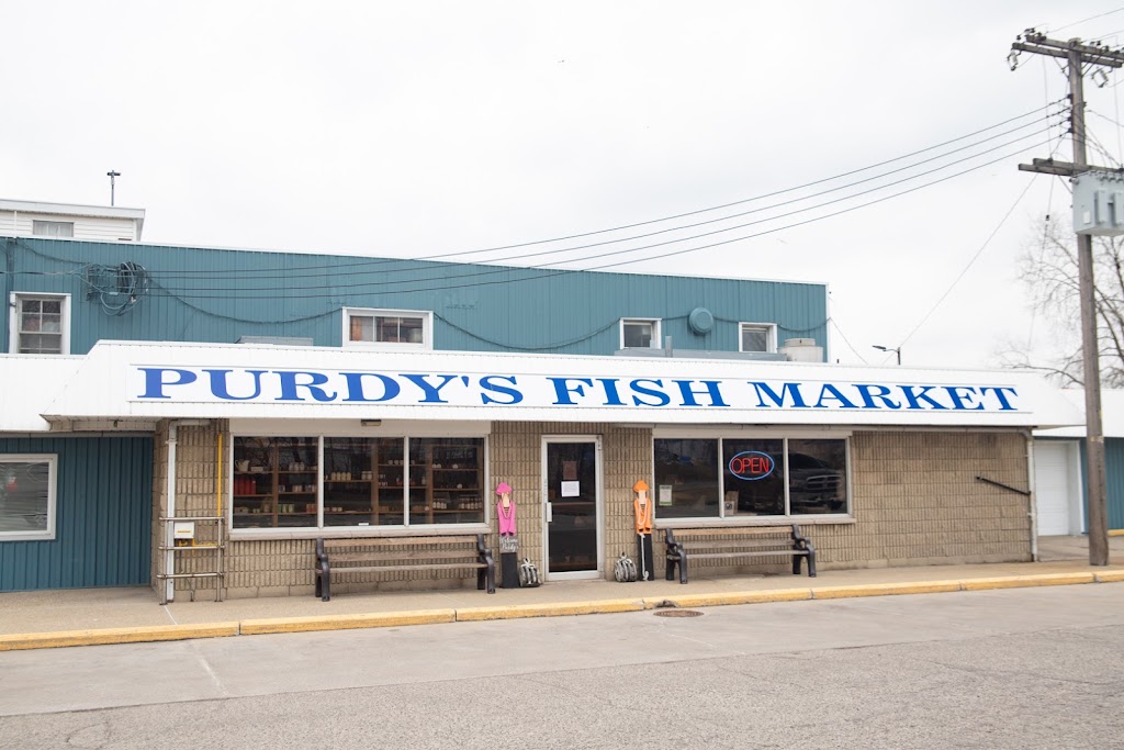 Purdy’s Fish Market | point of interest | 1 River Front St, Point Edward, ON N7V 8G4, Canada | 5193443732 OR +1 519-344-3732
