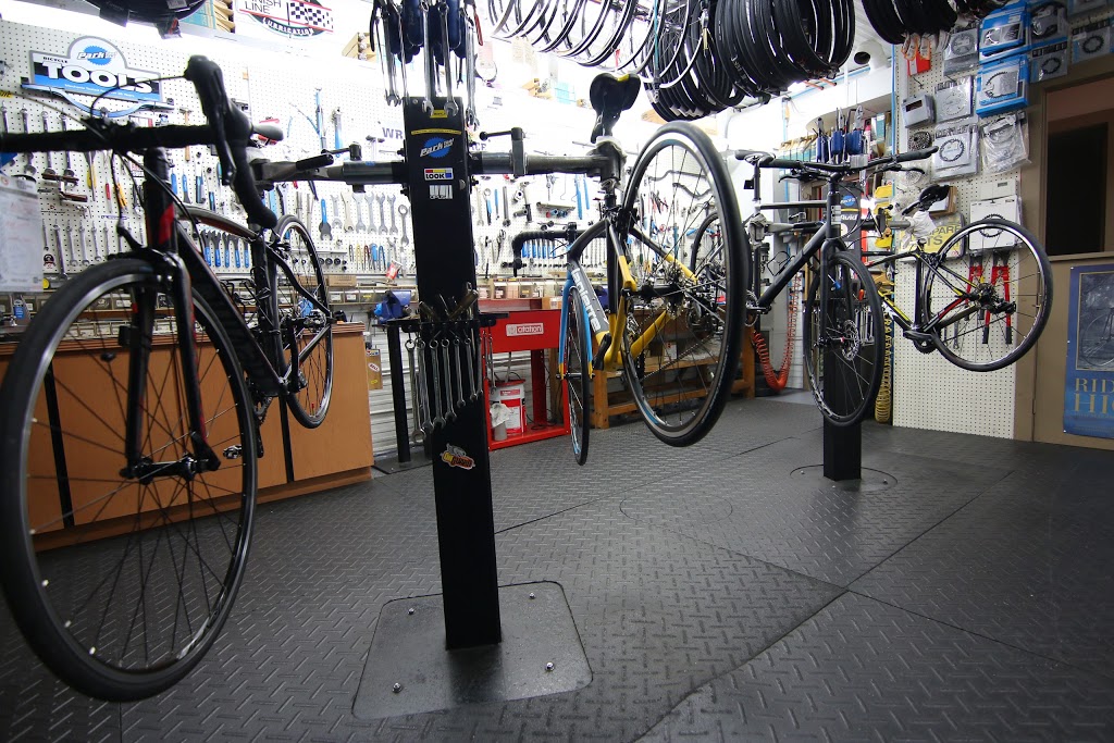 Vélo Mario Pontbriand Inc | 256 Rue Phaneuf, Saint-Pie, QC J0H 1W0, Canada | Phone: (450) 772-2374