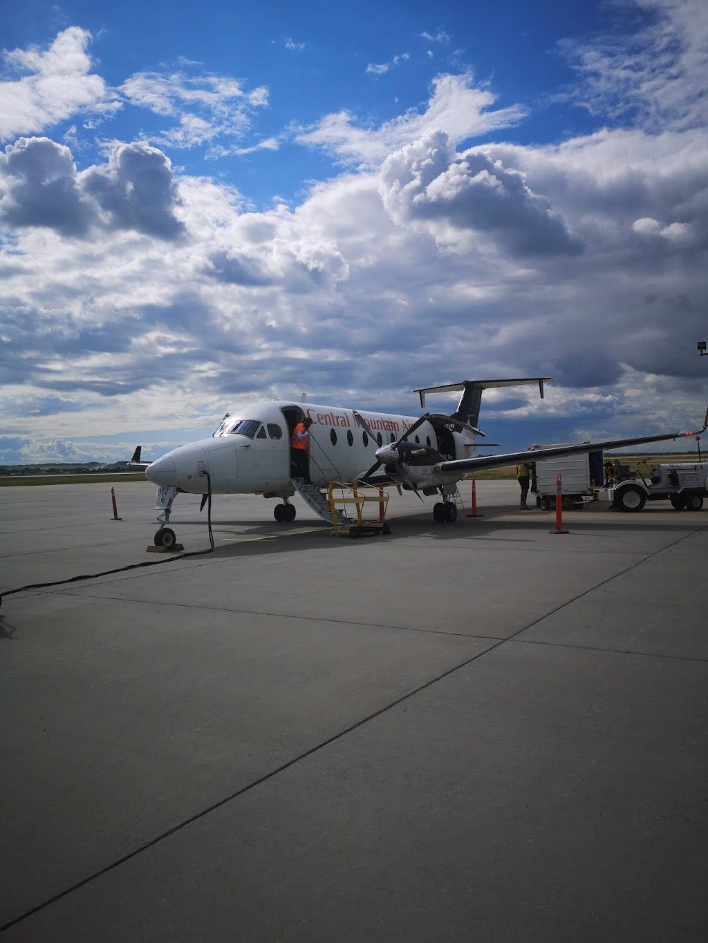 Central Mountain Air | 1000 Airport Rd, Edmonton International Airport, AB T9E 0V3, Canada | Phone: (888) 865-8585
