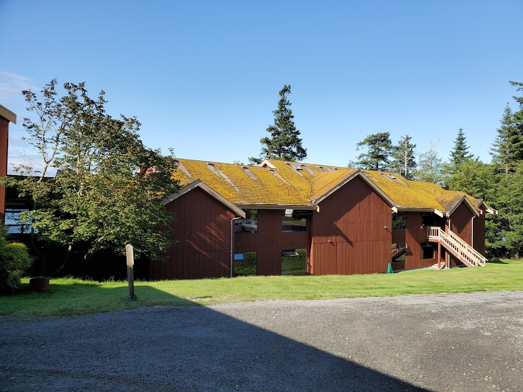 Tsa-Kwa-Luten Lodge/Cape Mudge Resort | 1, Lighthouse Rd, Quathiaski Cove, BC V0P 1N0, Canada | Phone: (250) 830-2299