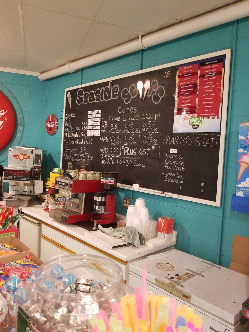 Seaside Scoops | 14893 Marine Dr, White Rock, BC V4B 1C2, Canada | Phone: (778) 358-1318