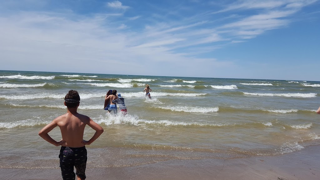 The Westview Beach Villas | 7 22nd St S, Sauble Beach, ON N0H 2G0, Canada | Phone: (519) 422-2335