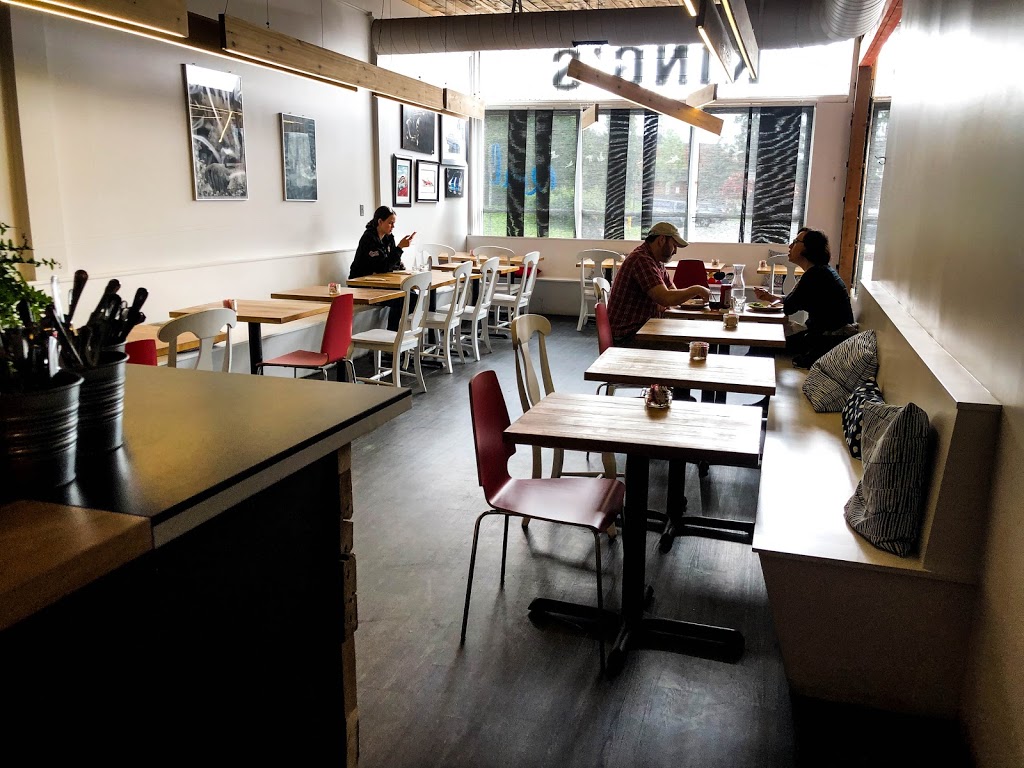 Berry Hill Food Company | 82 King St W, Oshawa, ON L1H 1A6, Canada | Phone: (905) 240-9055
