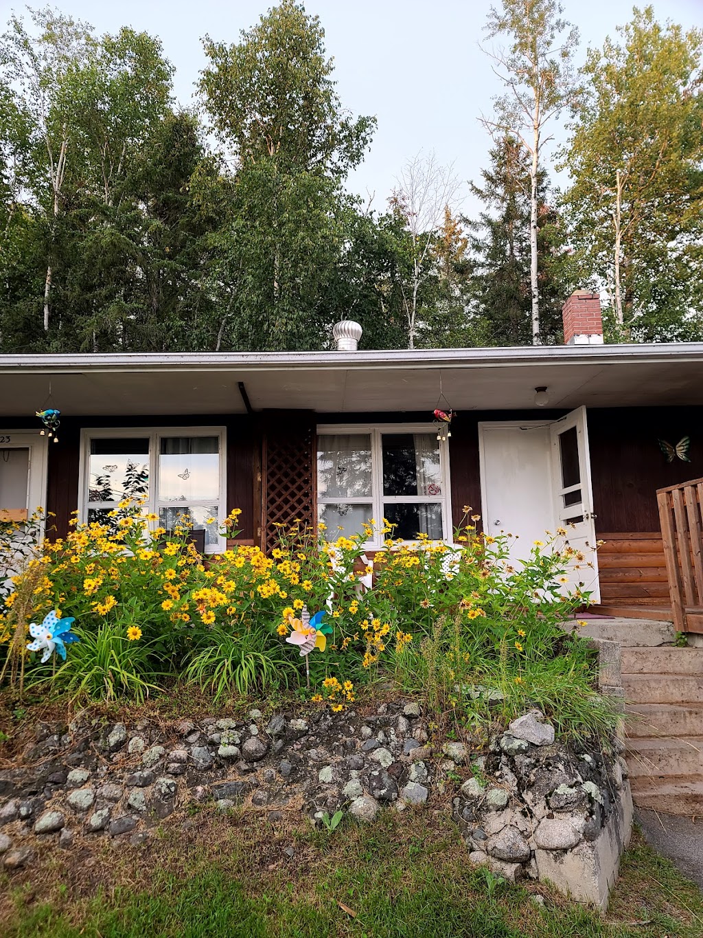 Penguin Resort | Faloma Beach off, Provincial Rd 301, Falcon Lake, MB R0E 0N0, Canada | Phone: (204) 349-2218