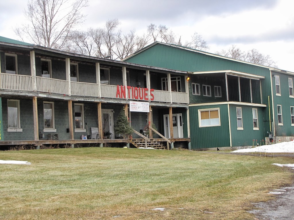 Karen Browns Antiques & Collectibles | 501 Dundas St, Deseronto, ON K0K 1X0, Canada | Phone: (613) 396-6888