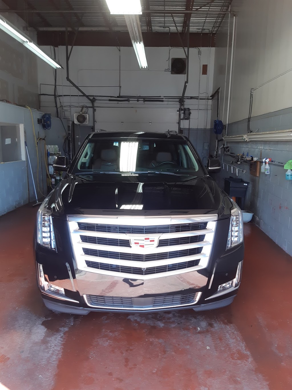 Lave Auto Spotless Car Wash and Detailing | 10325 Boul Gouin O, Roxboro, QC H8Y 1S1, Canada | Phone: (438) 885-8788