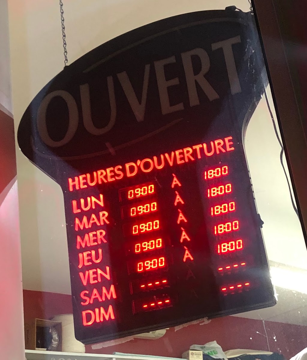 Couturière Michelle | 977 Grand Boulevard, Chambly, QC J3L 1W2, Canada | Phone: (514) 924-1548