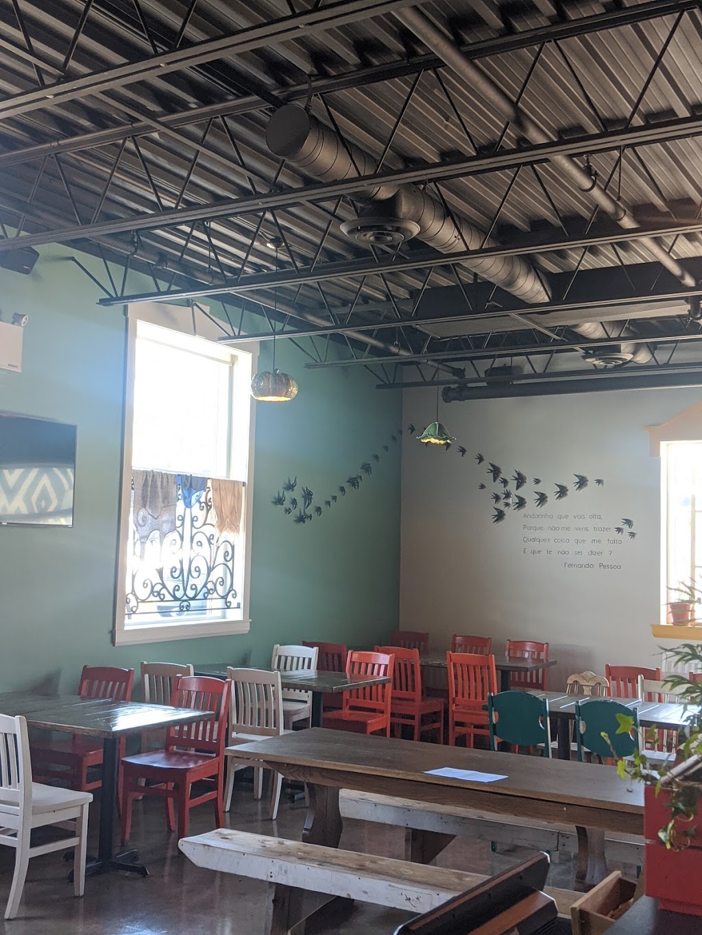 Casa Portuguesa | 682 Caledonia Rd, York, ON M6E 4V9, Canada | Phone: (416) 780-1112