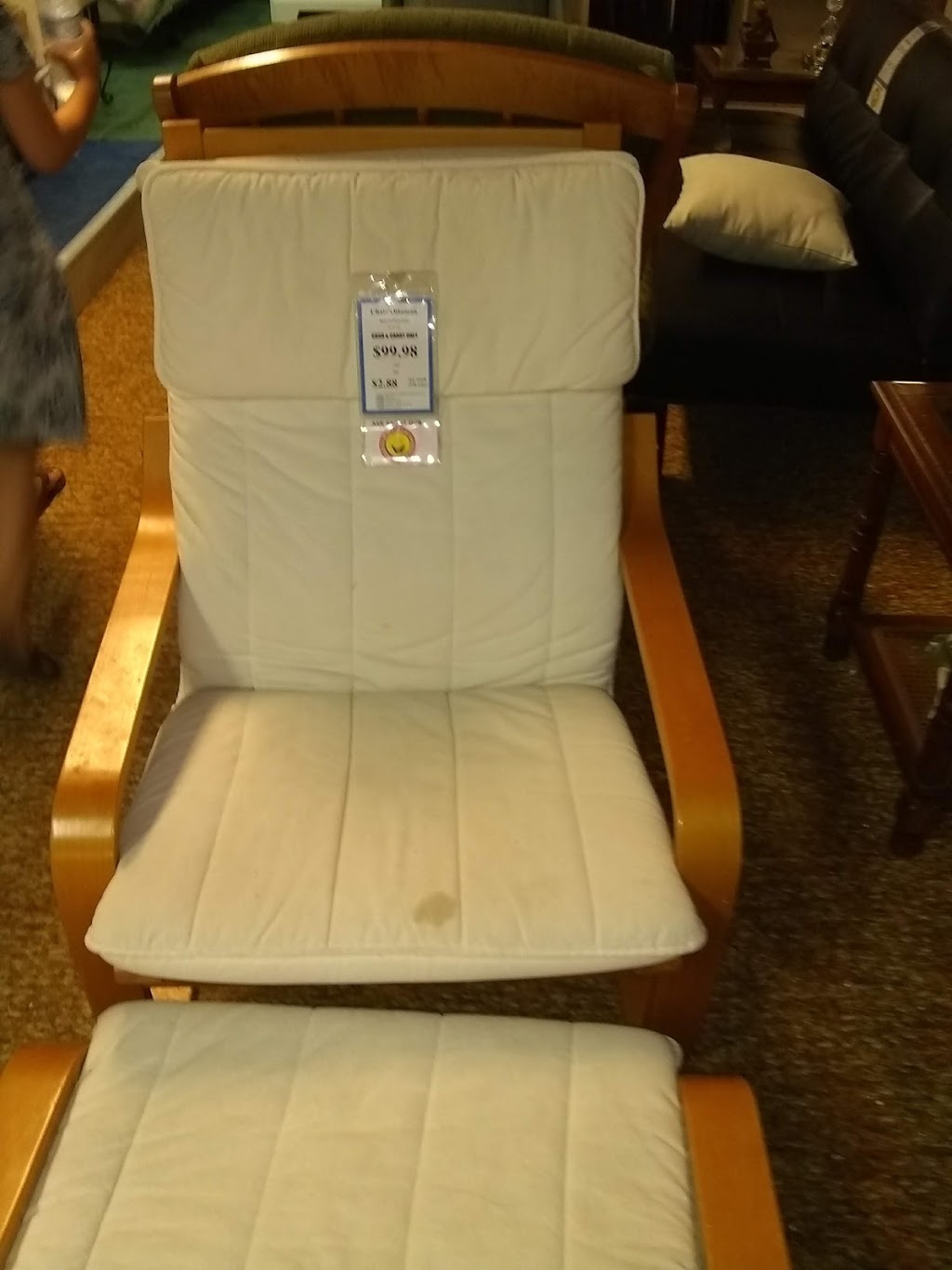 Mac Frugals Furniture | 244 King St, Welland, ON L3B 3J8, Canada | Phone: (905) 714-1600