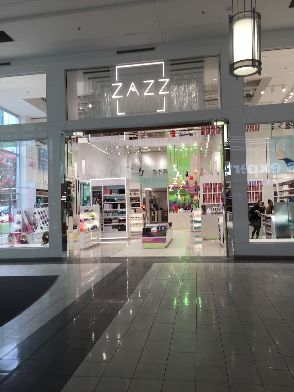 Luminaire Futura | 125 Boulevard Taché O, Montmagny, QC G5V 3A6, Canada | Phone: (418) 248-7335