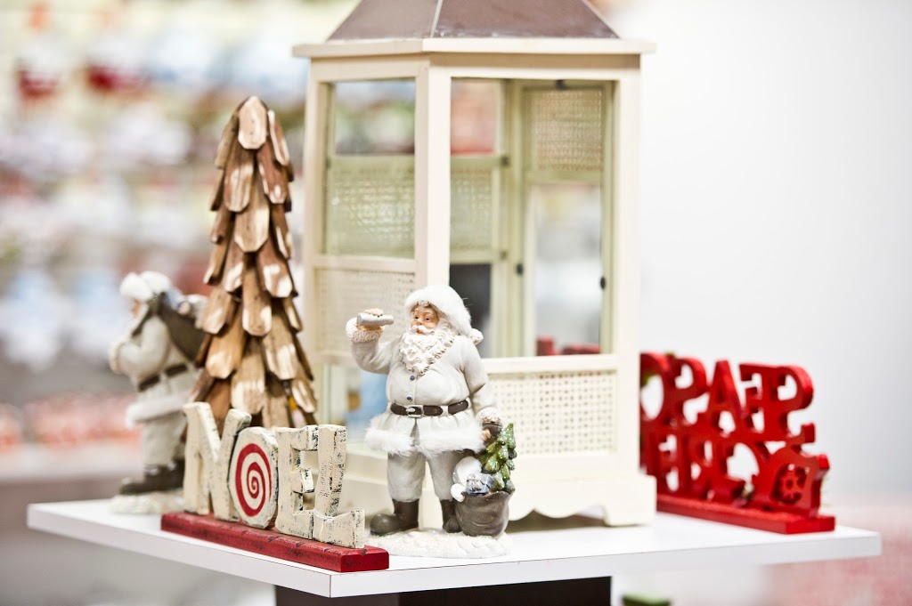 SantaVille | 100 Bayshore Dr, Nepean, ON K2B 8C1, Canada | Phone: (647) 952-6101