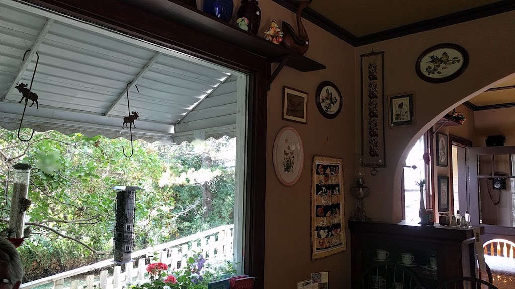 Ellis Bird Farm Tea House | Prentiss Road, AB T0C 0Y0, Canada | Phone: (403) 885-4477