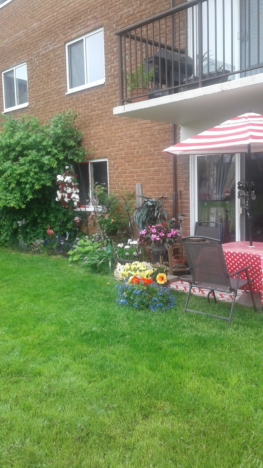 Hibiscus Garden Apartments | 629 Huron St, London, ON N5Y 4J6, Canada | Phone: (226) 212-0853