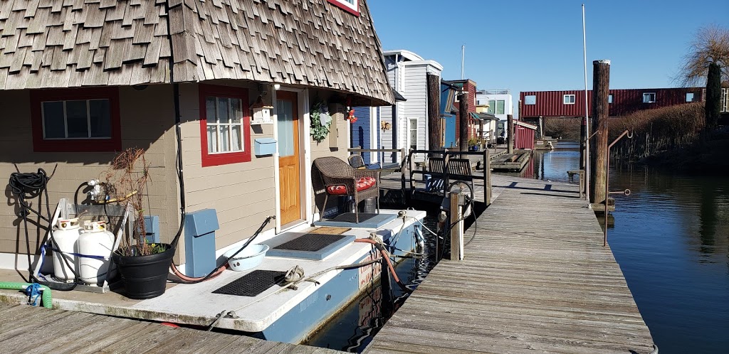 Ladner Reach Properties | 3871 River Rd W, Delta, BC V4K 3N2, Canada | Phone: (604) 946-9747