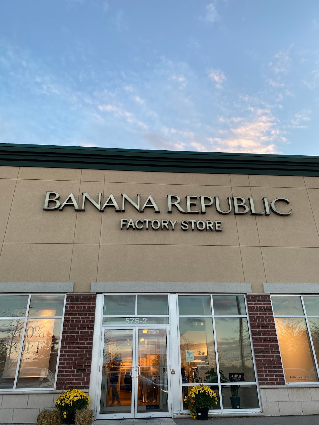 Banana Republic Factory Store | 575 Industrial Ave Unit 2, Ottawa, ON K1G 3X8, Canada | Phone: (613) 739-7621