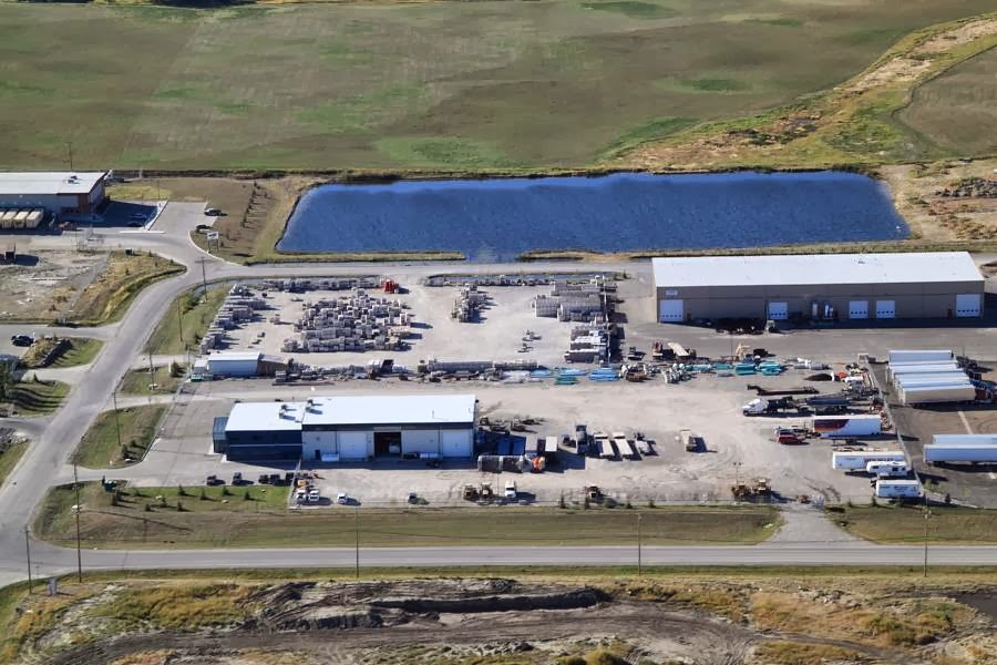 Blue-Con Excavating Ltd. | 285010 Wrangler Way, Alberta T1X 0K3, Canada | Phone: (403) 273-1144