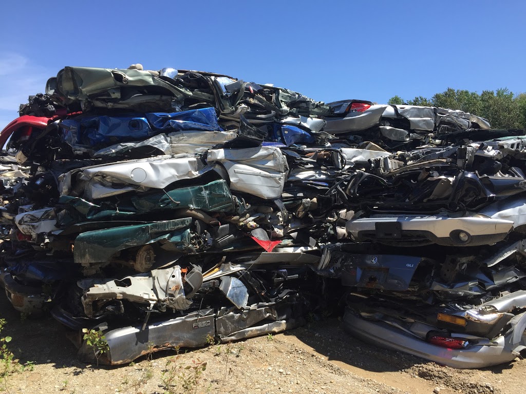 Hanks Auto Wreckers | 2637 Herrgott Rd, St. Clements, ON N0B 2M0, Canada | Phone: (519) 699-5283