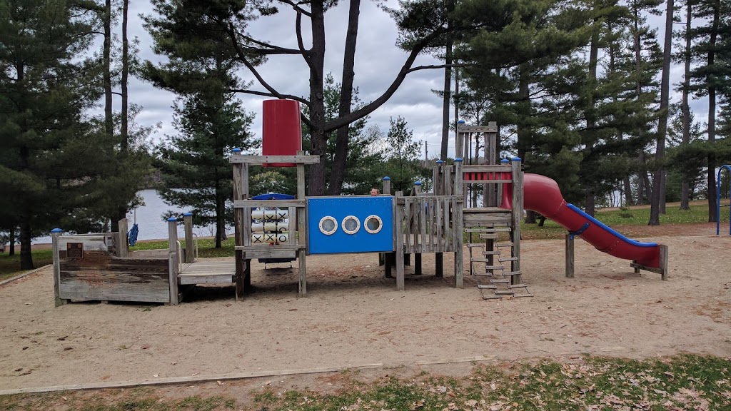 Gull Lake Rotary Park | Third St, Gravenhurst, ON P1P 1H4, Canada | Phone: (705) 687-3412