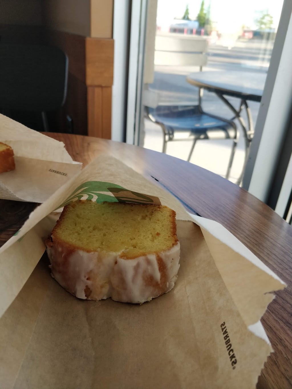 Starbucks | 650 Erb St W a, Waterloo, ON N2T 2Z7, Canada | Phone: (519) 886-5237