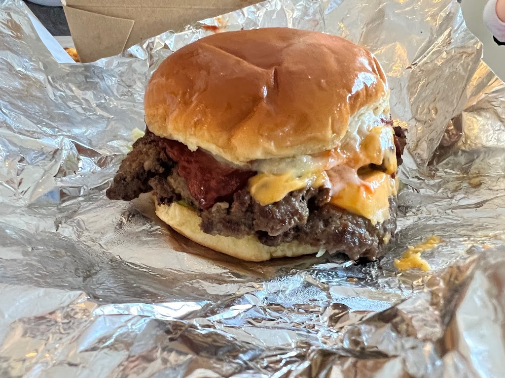 Burger Stack - smashburgers | 255 Highview Dr #3, Kitchener, ON N2N 2K7, Canada | Phone: (519) 570-2255