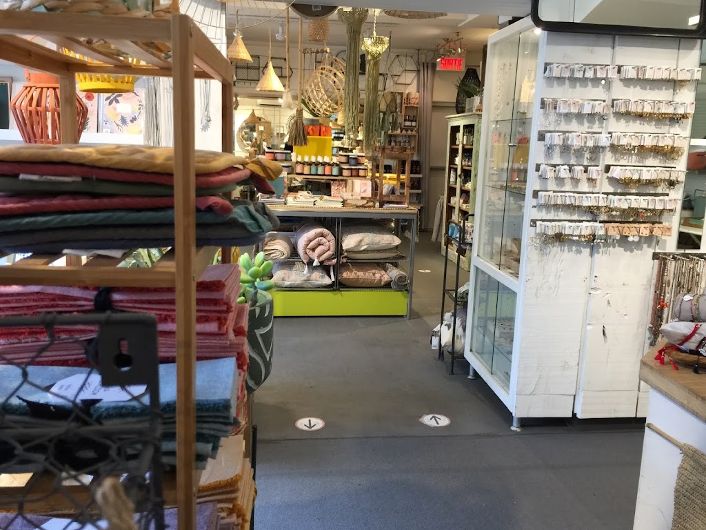 Casa Luca | 1354 Rue Fleury E, Montréal, QC H2C 1R5, Canada | Phone: (514) 389-6066