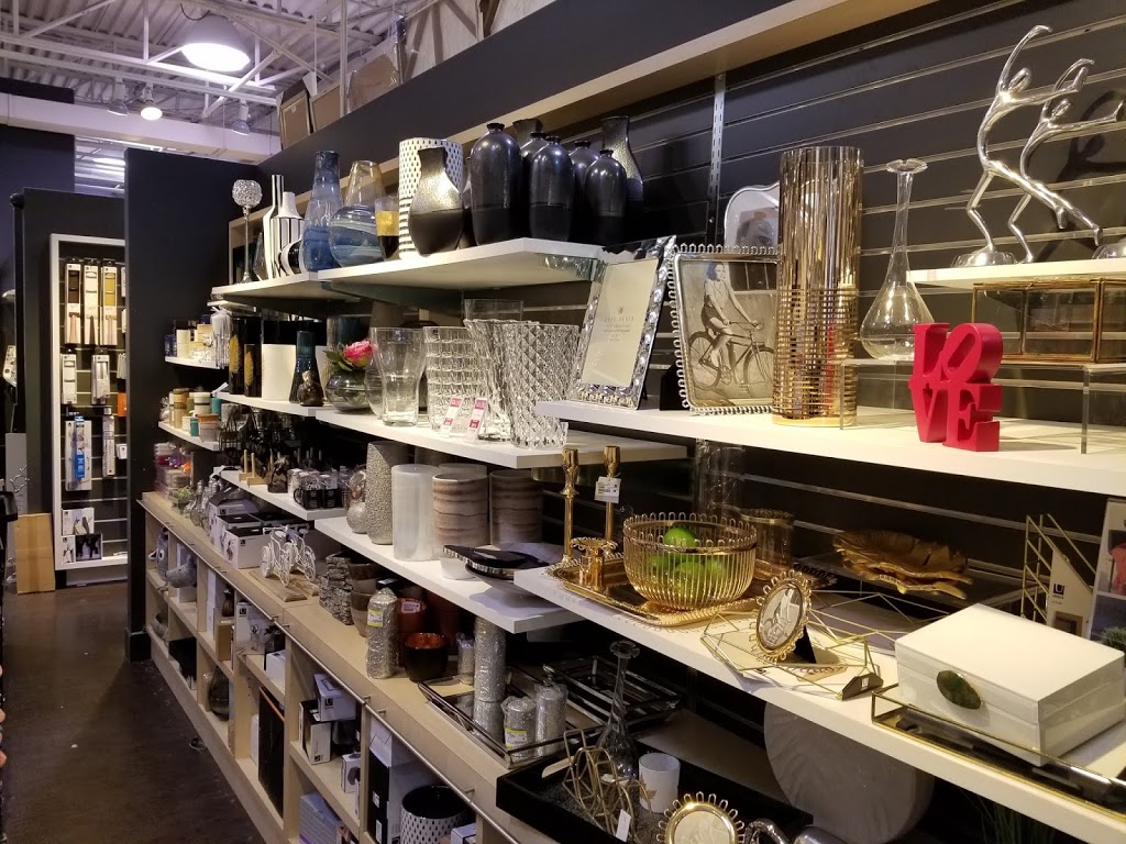 Linen Chest | 7077 Boulevard Newman #1550, LaSalle, QC H8N 1X1, Canada | Phone: (514) 365-4490