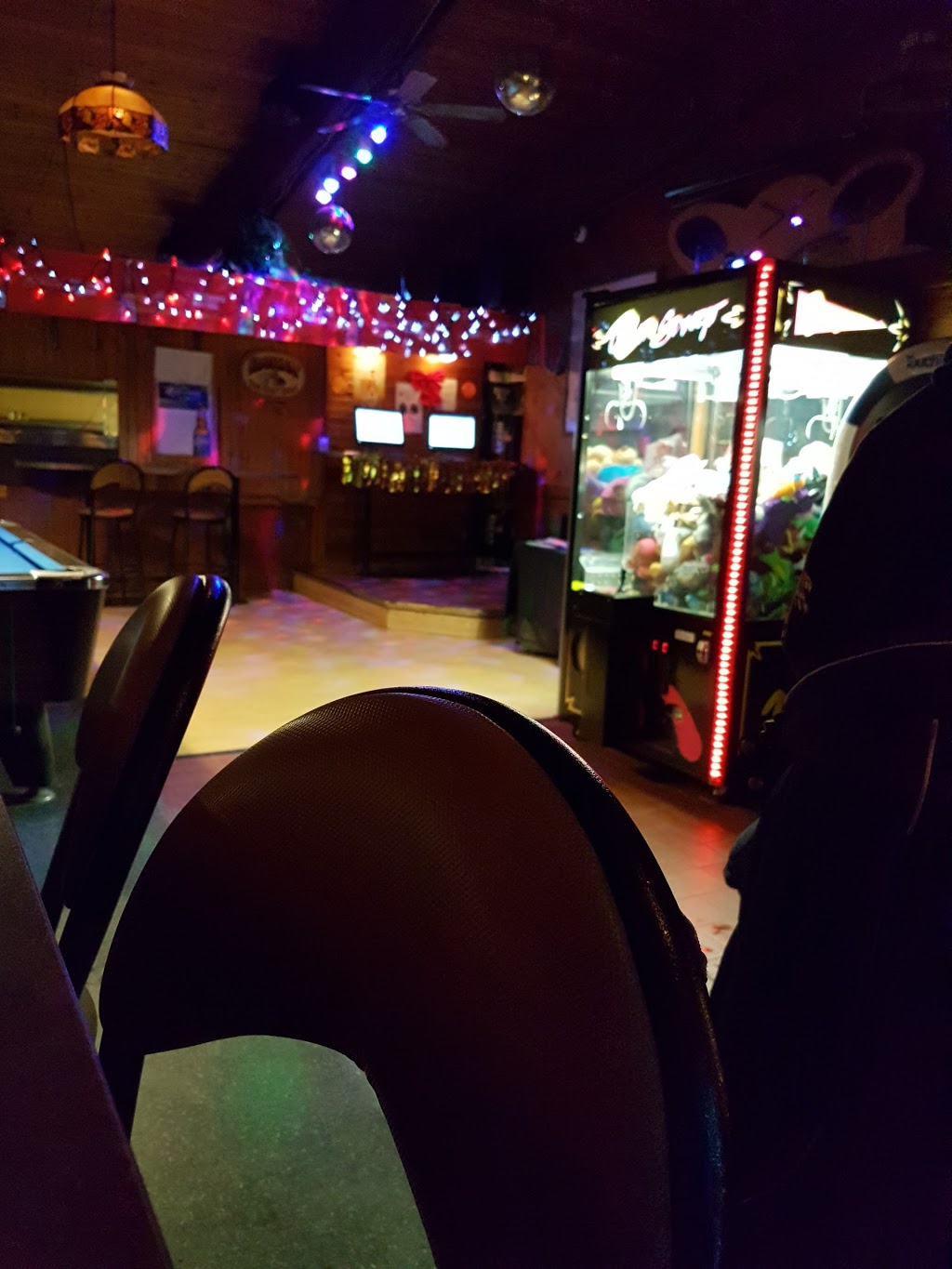 Dusters Pub | 6402 118 Ave NW, Edmonton, AB T5W 1G4, Canada | Phone: (780) 474-5554